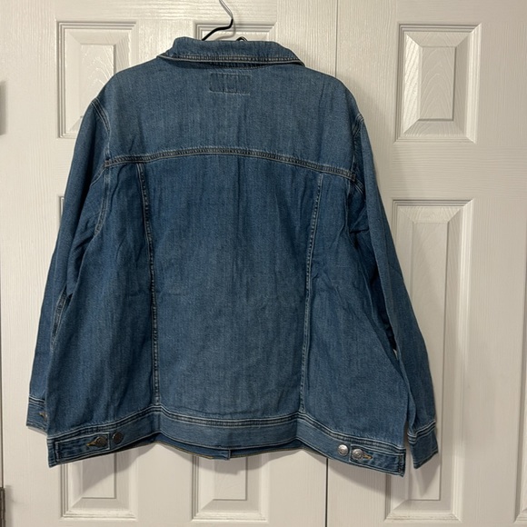 Torrid Light Wash Denim Relaxed Fit Trucker Jean Jacket - Picture 9 of 16